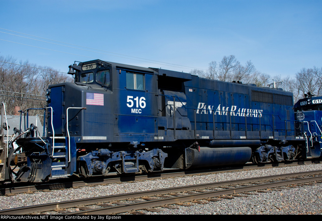 MEC 516 is second out on the Empty Grain Train 